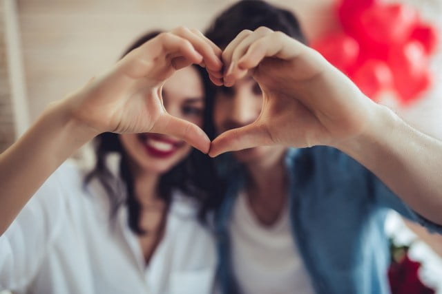 5 Rekomendasi Perawatan Gigi Bareng Pasangan Saat Valentine